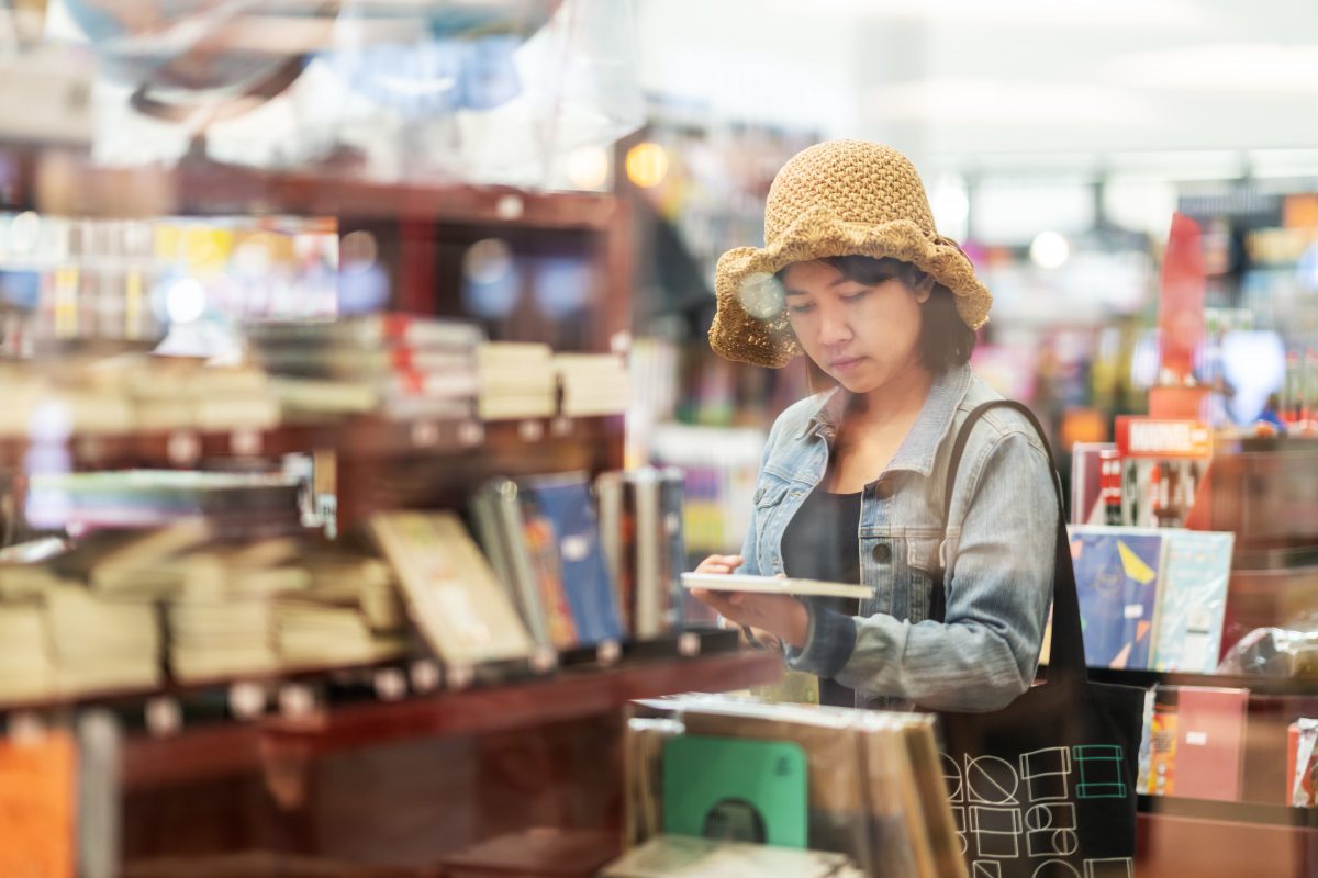 Textbook Math: Students Avoid High Campus Prices, Buy Books Online — The  James G. Martin Center for Academic Renewal