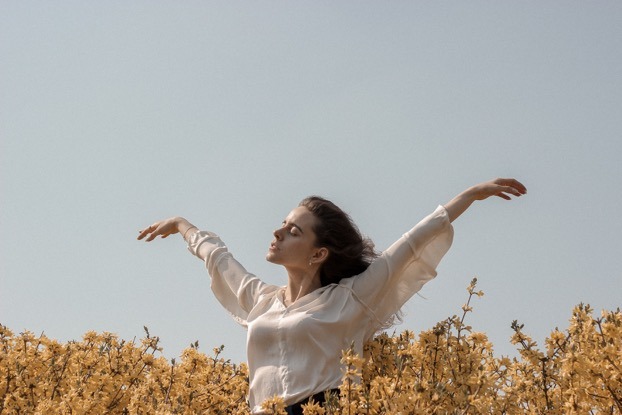 A picture containing sky, outdoor, person, sport Description automatically generated