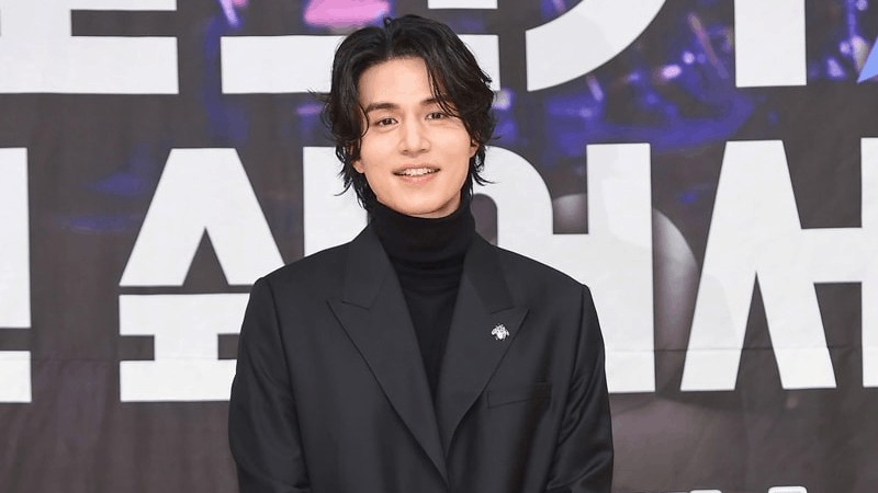 Lee Dong-Wook Looks Like A Total God In His All Black Attire At The  'Because I Want To Talk' Press Conference - InkiStyle